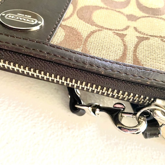 NWOT Coach Signature Accordion Zip Wristlet Wallet - Picture 8 of 10